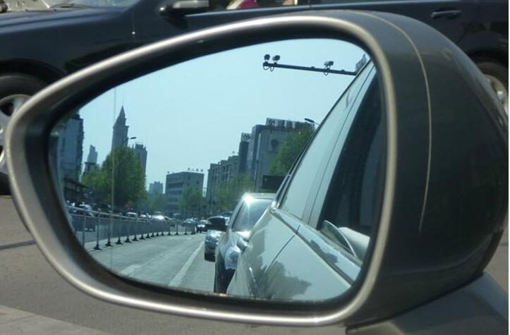 知道這些汽車后視鏡里的技術嗎？