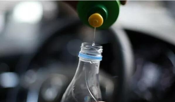 后視鏡是卡車司機的“第二只眼睛” 后視鏡是卡車司機的“第二只眼睛”